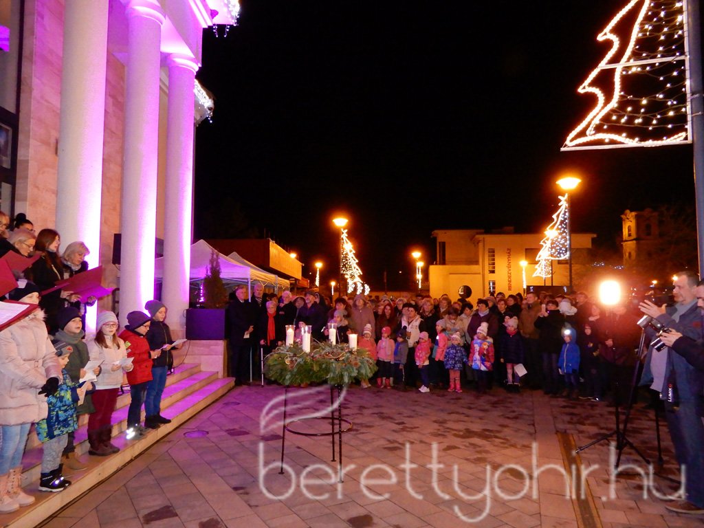 Fellobbant a szeretet lángja is 17